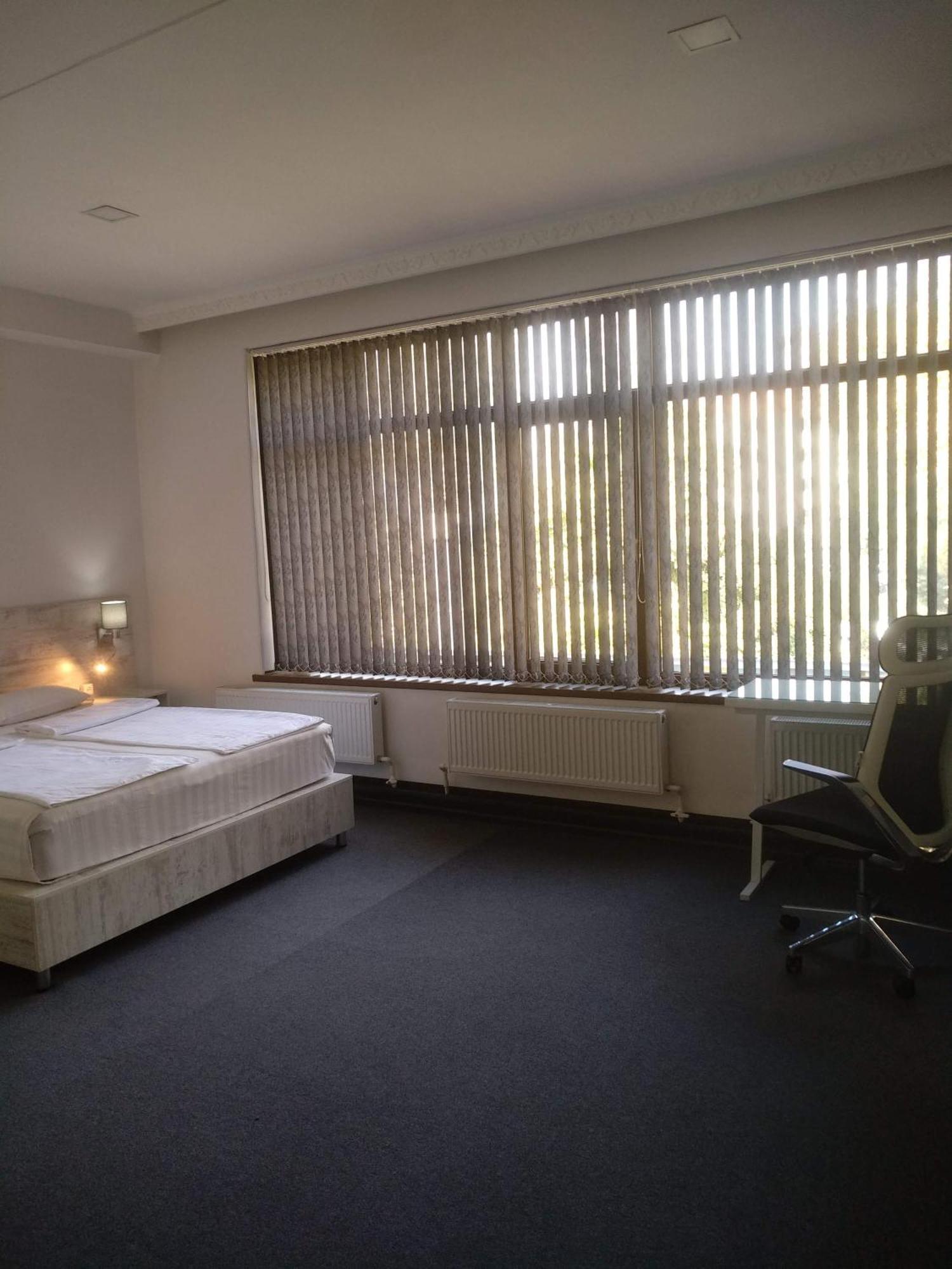 Sakura Inn Fergana Esterno foto